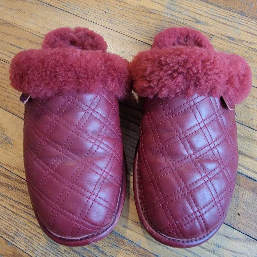 Ugg Scuffette II Women's Size 8 Red Quilted Leather Cozy Sheepskin Slippers
